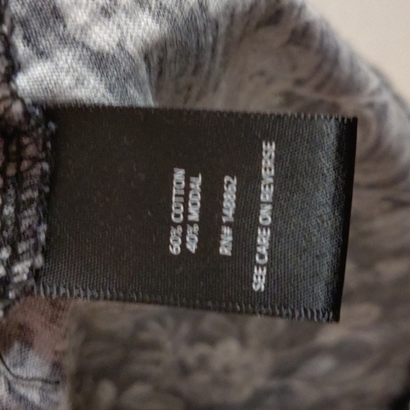 Torrid halter tank size 1 - Picture 3 of 3